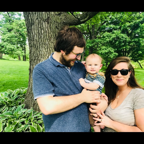 Meet your Posher, Krystal ☺️ - Picture 2 of 3